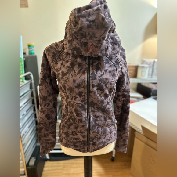 Lululemon scuba hoodie - Picture 8 of 8